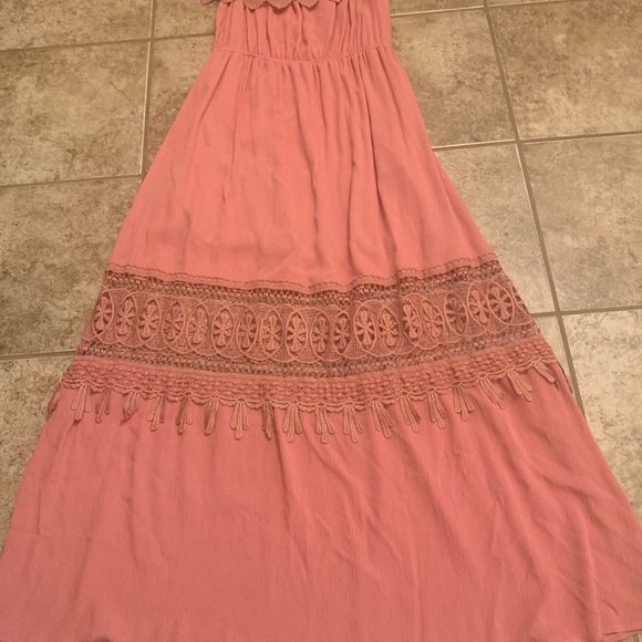 Dress - Picture 4 of 7